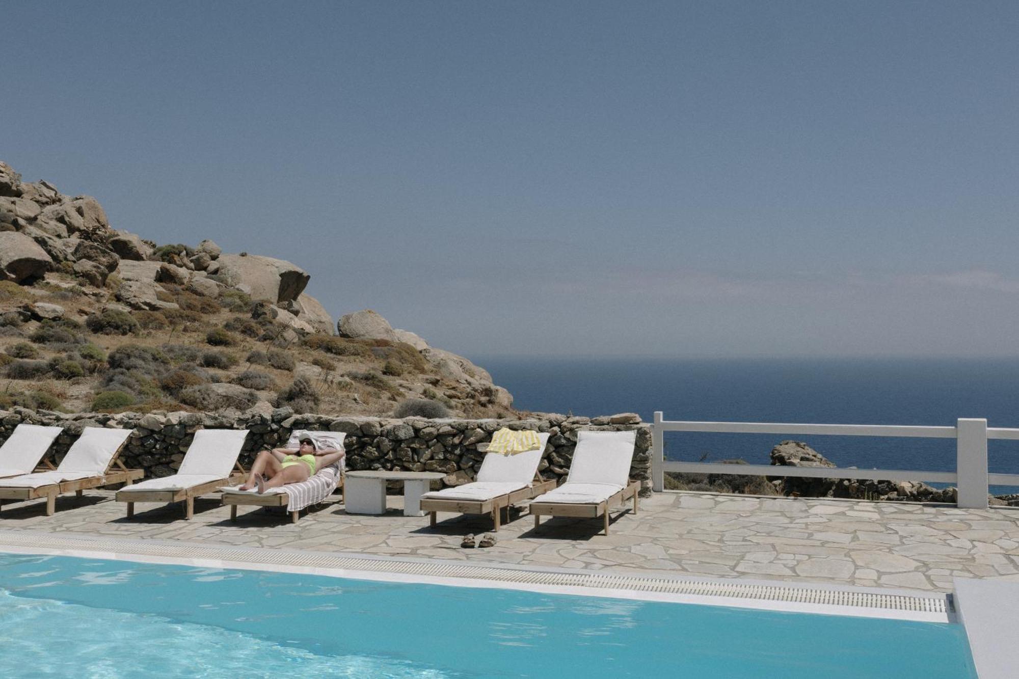 Mykonos Supreme Comfort Suites & Villas Kalafatis Bagian luar foto