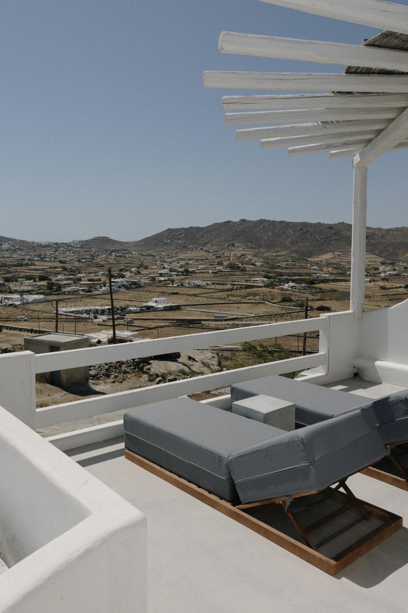 Mykonos Supreme Comfort Suites & Villas Kalafatis Bagian luar foto