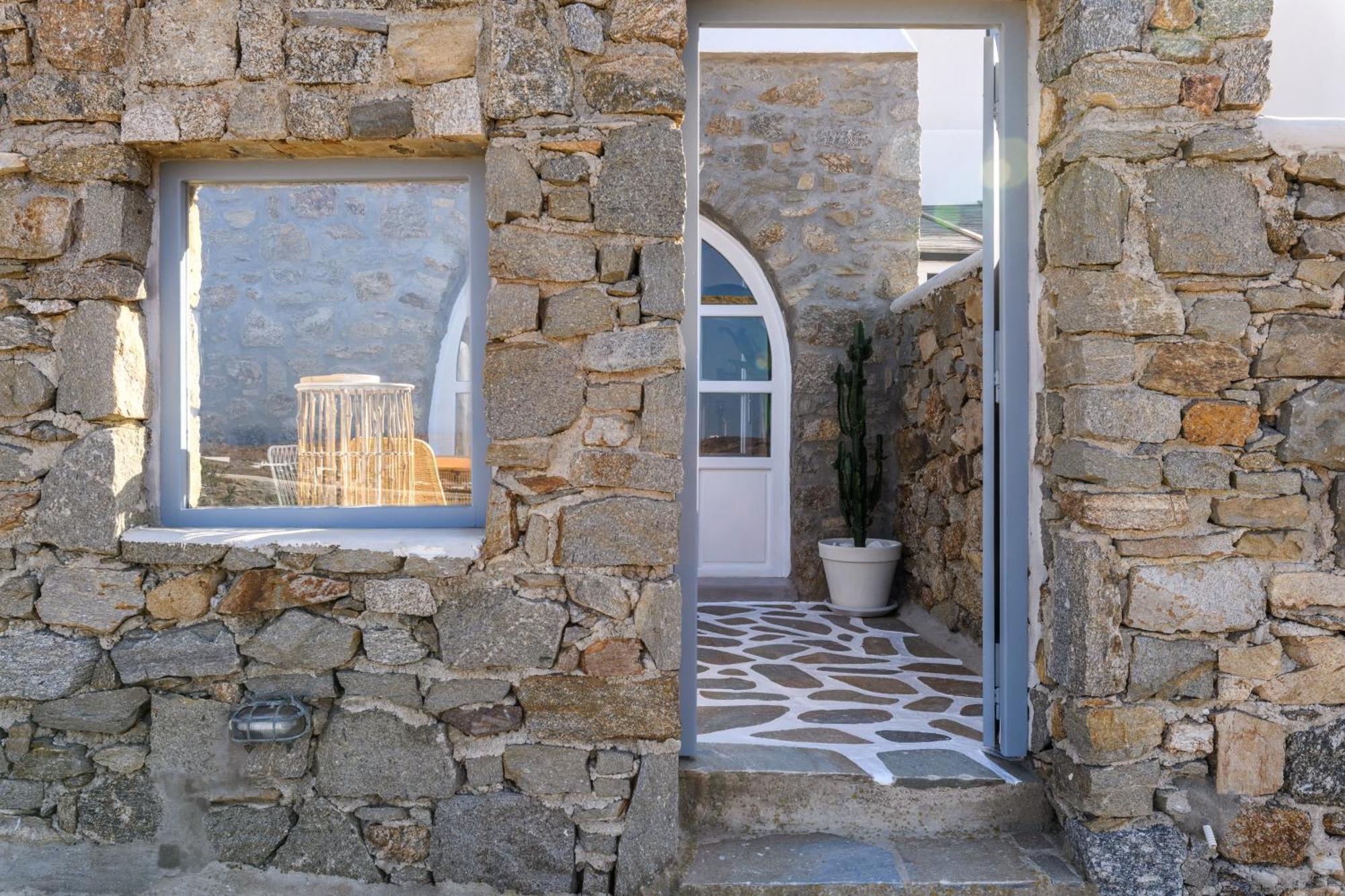 Mykonos Supreme Comfort Suites & Villas Kalafatis Bagian luar foto